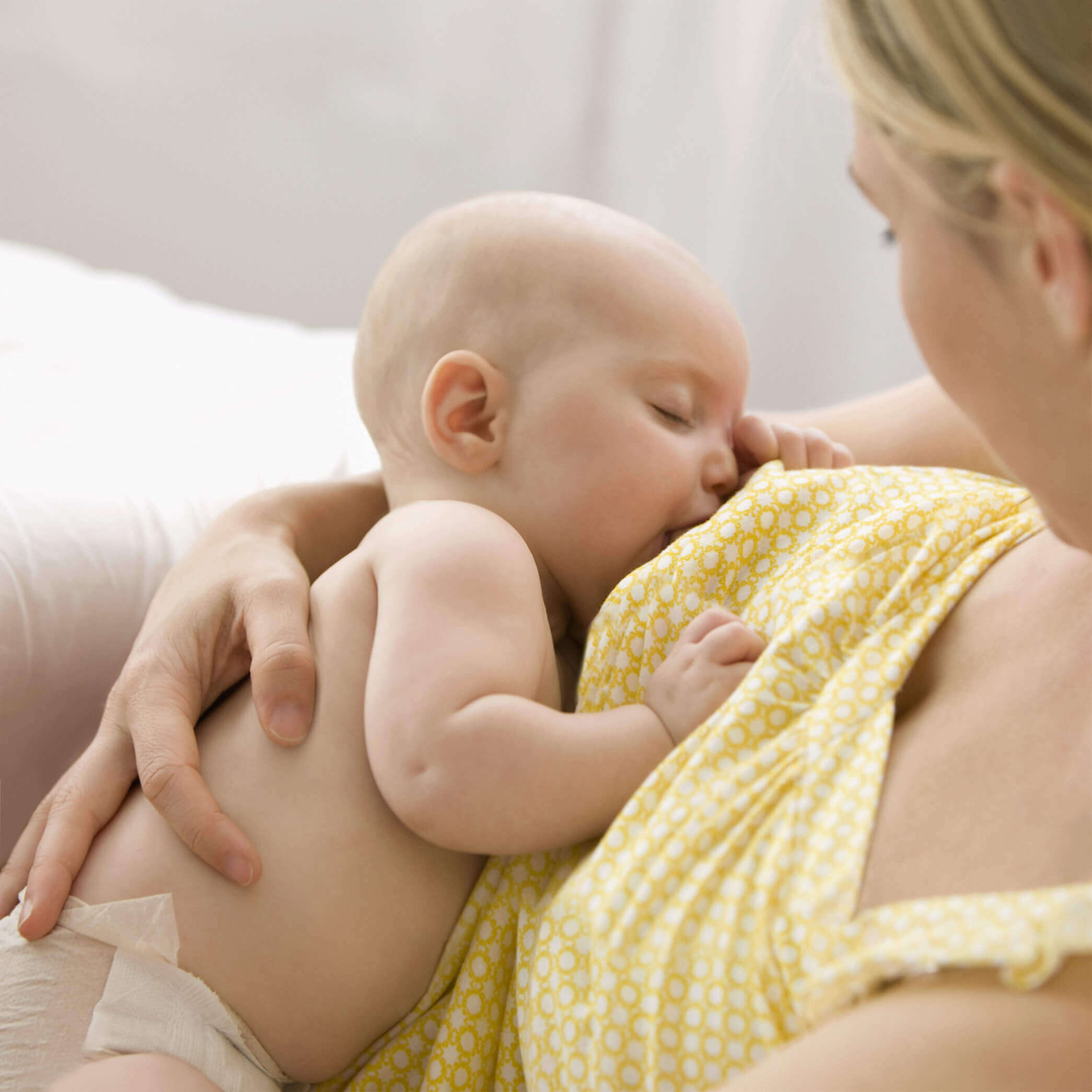 How to Switch from Breastfeeding to Bottle-feeding