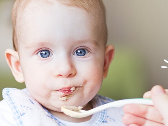 7 tips about baby allergies and food introduction