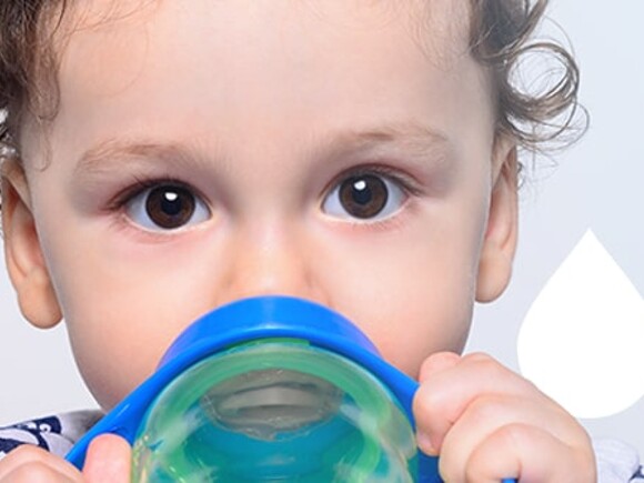 Healthy hydration_01_EXPLORE_Why babies need breast milk AND water-min