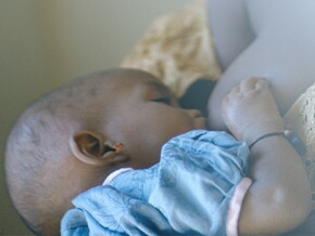 Breastfeeding for beginners: 4 steps for a successful start Breastfeeding for beginners: 4 steps for a successful start