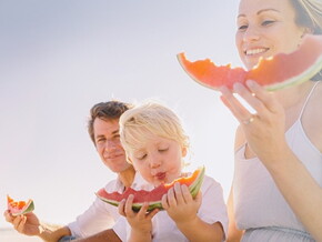 Toddler eating habits_02_LEARN_14 ways to raise a healthy eater_01 Toddler eating habits_02_LEARN_14 ways to raise a healthy eater_01