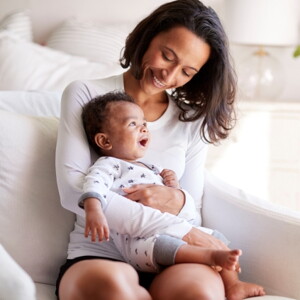 Comment passer de l'allaitement maternel à l'alimentation au biberon: Un guide pour les parents Comment passer de l'allaitement maternel à l'alimentation au biberon: Un guide pour les parents
